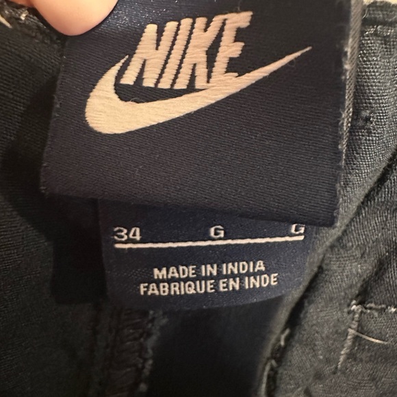 Nike men’s cargo shorts. - Picture 2 of 4